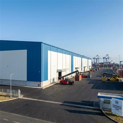 Depozit pentru curte containere